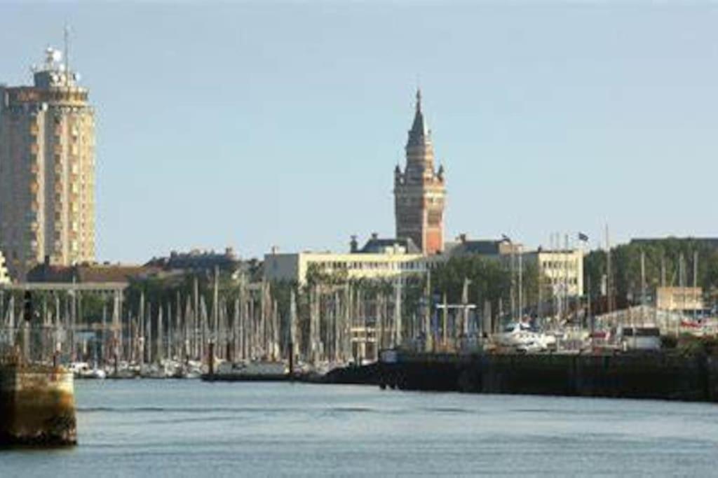 Maison De Ville Restylee Avec Jardin, Proche Gare Dunkirk Bagian luar foto